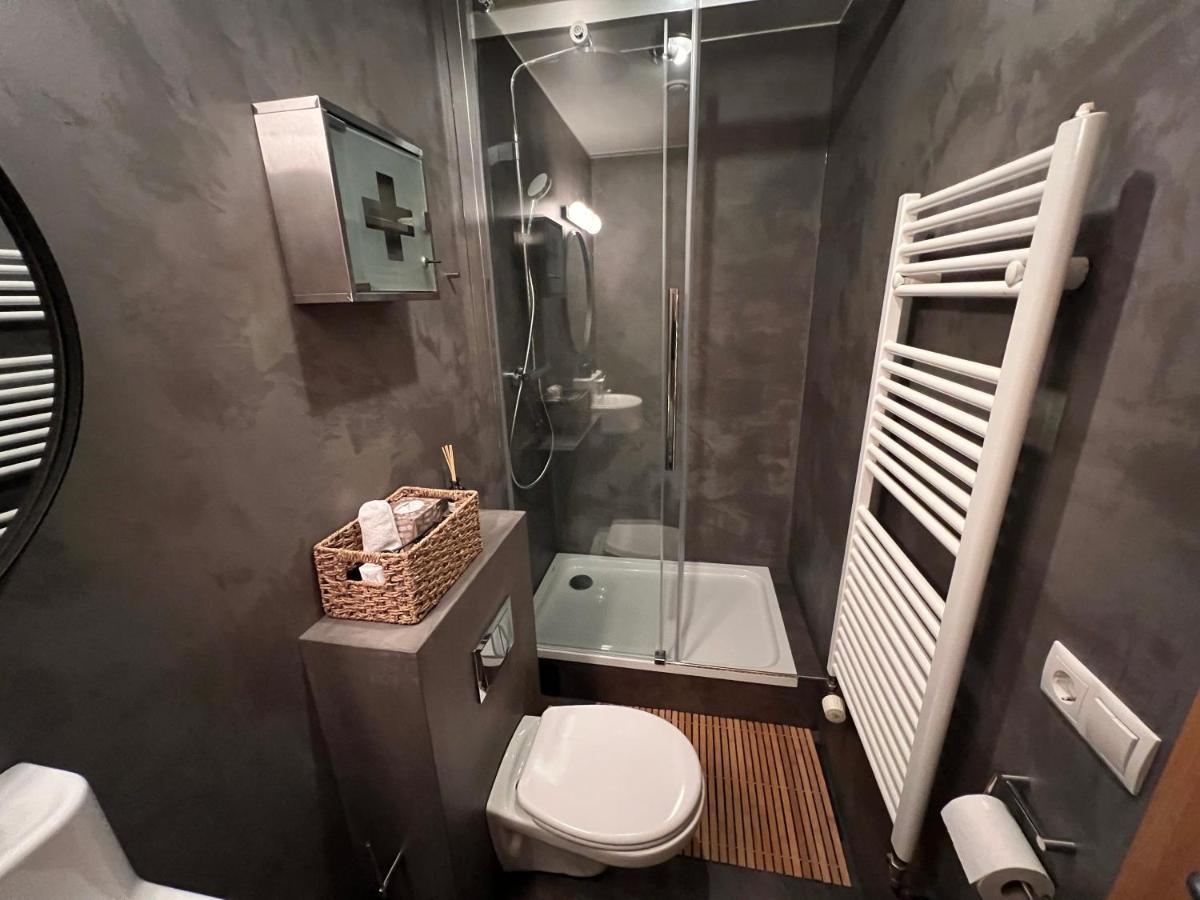 Torg Guest House อาคูเรย์รี ภายนอก รูปภาพ